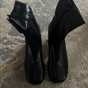 Black high heels boots, leather, 8.5